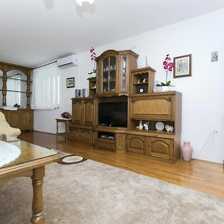 Darinka Apartment